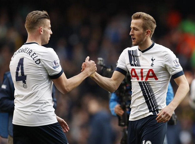 两支球队在 两支球队在